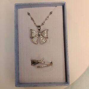 Bow necklace with ring